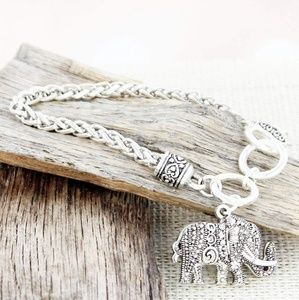 🌻 Elephant Charm Chain Bracelet